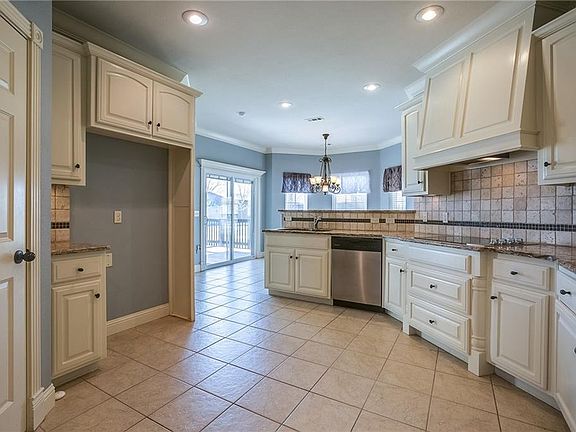3rd image of 3104 S George Ct