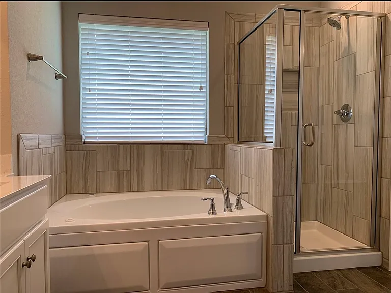1925 Green Terrace Dr — Photo 2