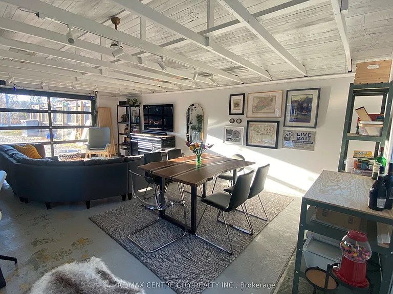 339 Catherine St — Photo 21