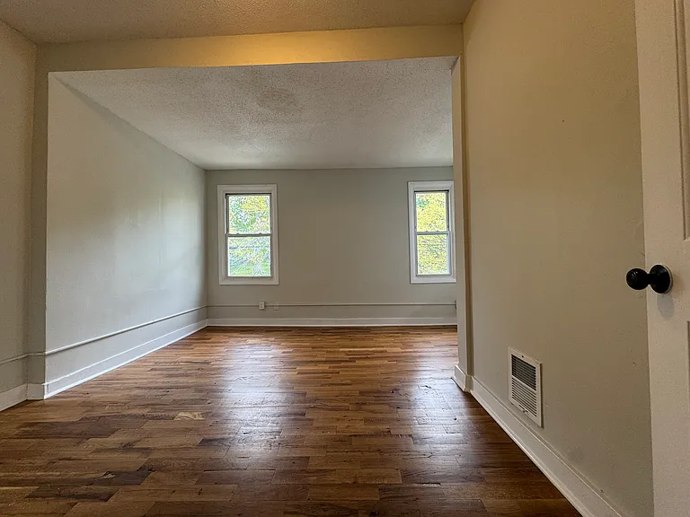 162 Sheffield Ave #B2 — Photo 12