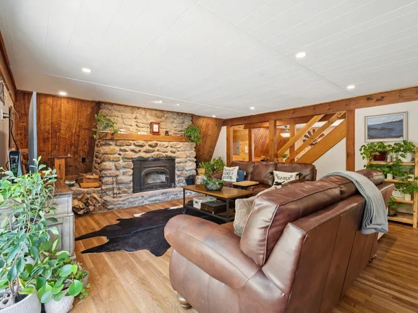 105 East Mountain Road, Newport, NH 03773