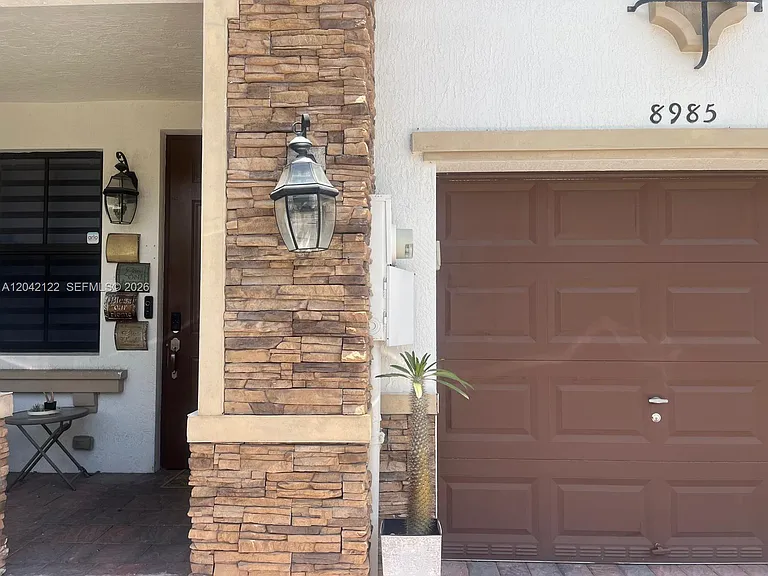 8985 NW 98th Ave — Photo 3