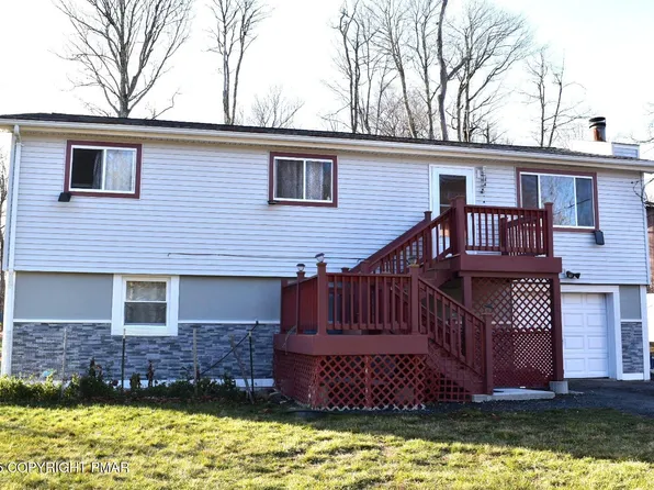 1647 Sunny Side Dr, Tobyhanna, PA 18466