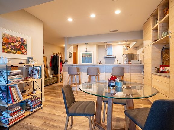 4th image of 404 S Blount St Unit 303