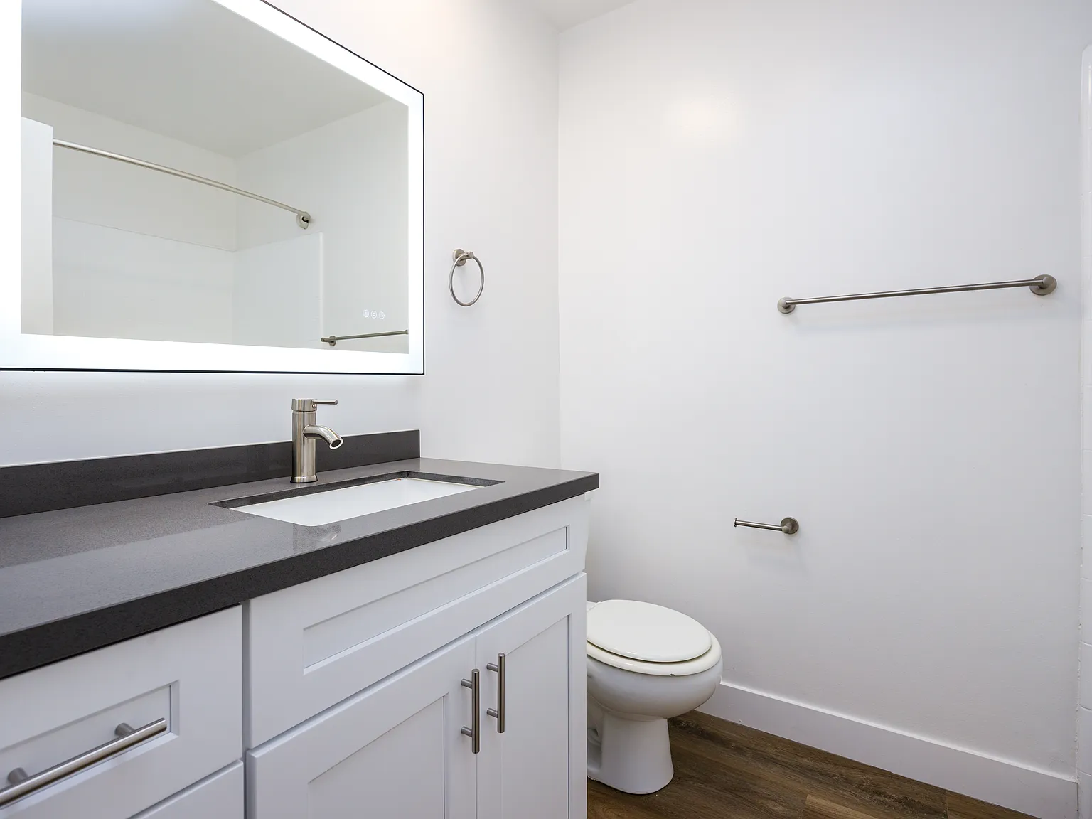 Euclid Place Apartments — Photo 1