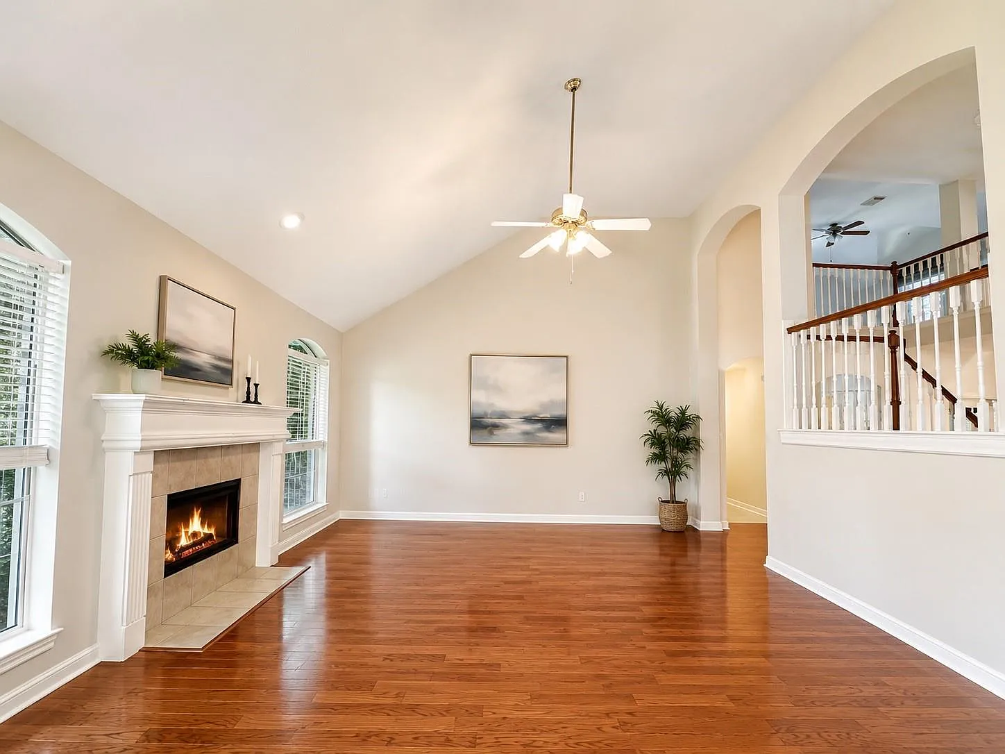 3 bed, 3.0 bath, 2832 sqft, $2,750 — Photo 2