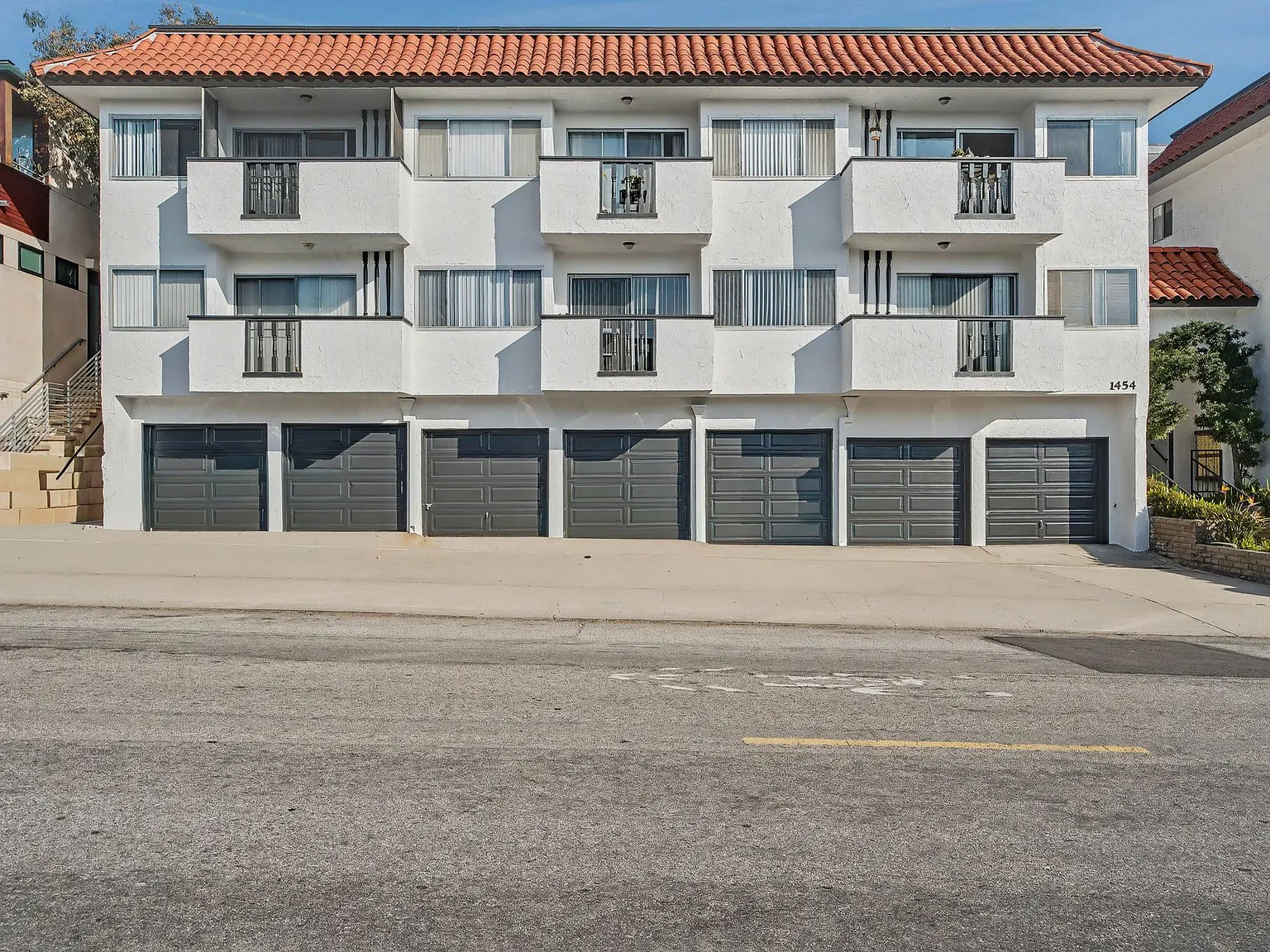 Monterey 1454 — Photo 1