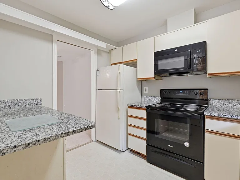 2822 Lee Oaks Pl #101 — Photo 8
