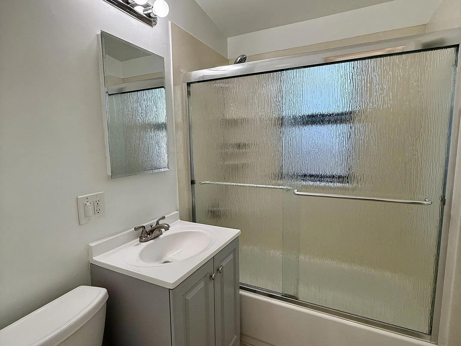 3 Bed/2 Bath Single Family Home in Concord, CA — Photo 3