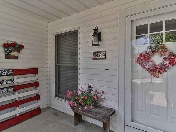 5th image of 909 Millwood Dr