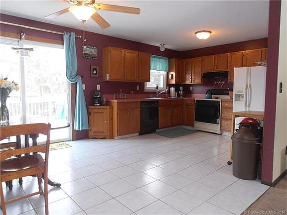 Kitchen with eat-in dining