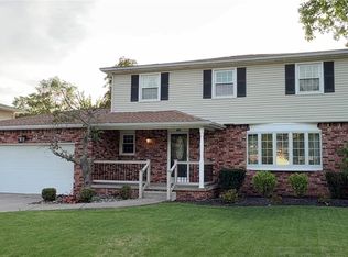 46 Countryside Ln, Grand Island, NY 14072