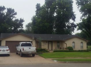 1113 Rosedale Dr, Ponca City, OK 74604