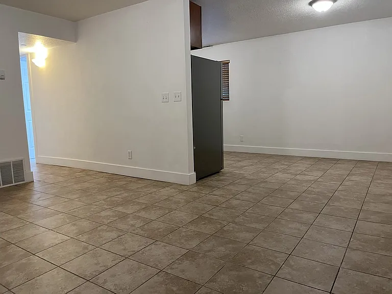223 S Montgomery St #2 — Photo 5
