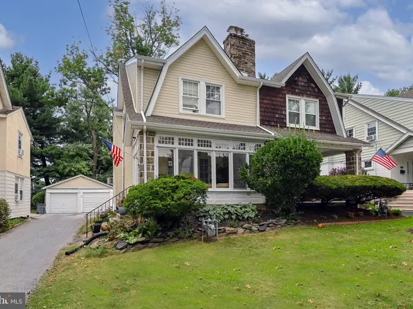 608 Country Club Ln, Havertown, PA 19083