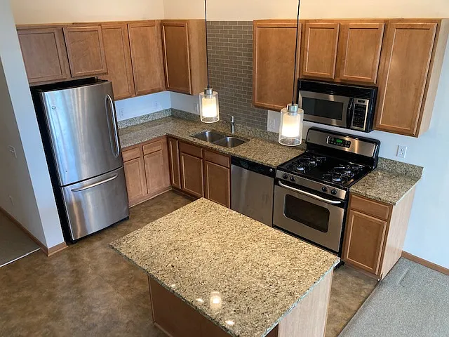 2 bed, 913 sqft, $1,795 — Photo 4