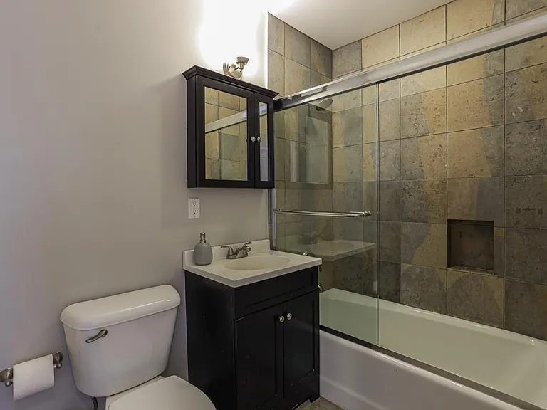 5907 Yarmouth Ave — Photo 17