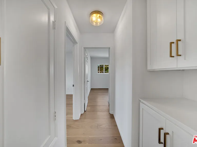 1758 Clear View Dr — Photo 19