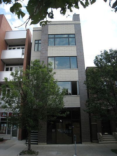 1st image of 3923 N Ashland Ave APT 3