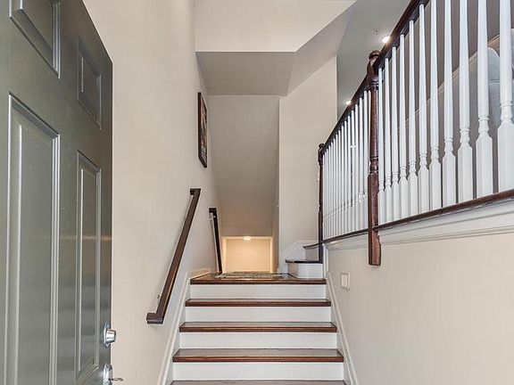 2nd image of 35 Addison Ln