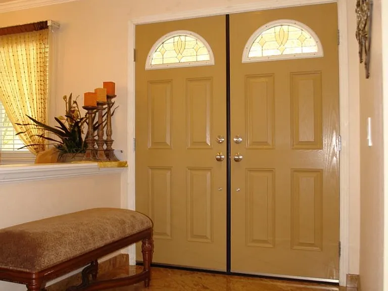 Double Door Entrance/Lobby