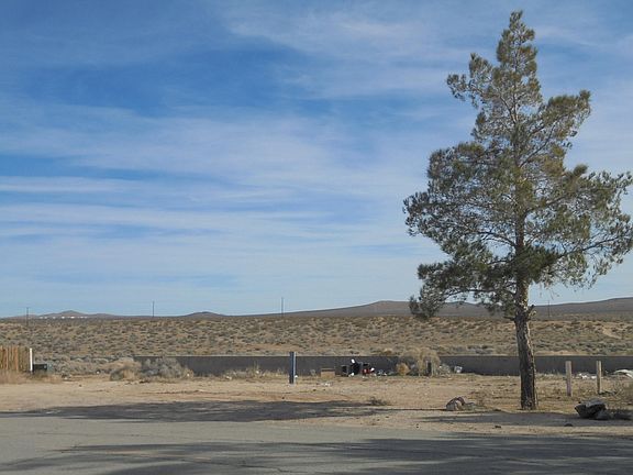 4th image of 236 Desert Breeze Dr