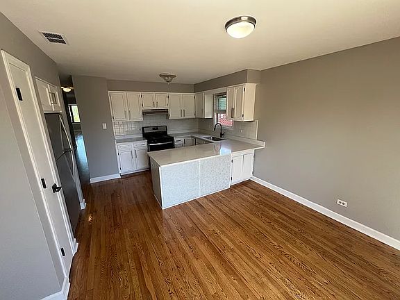 3rd image of 6605 W Cornelia Ave APT 2