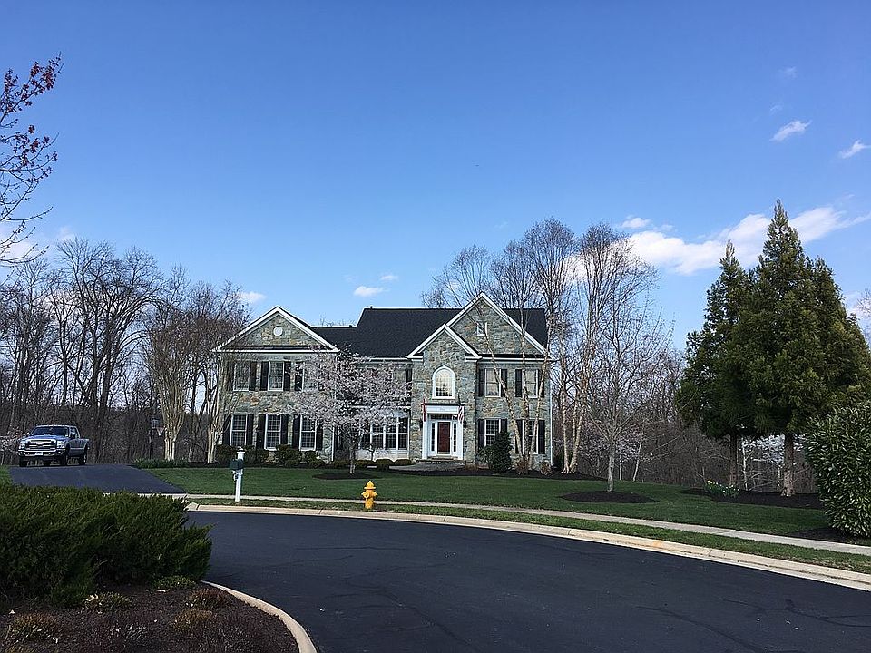 1st image of 5561 Shawbrook Ct