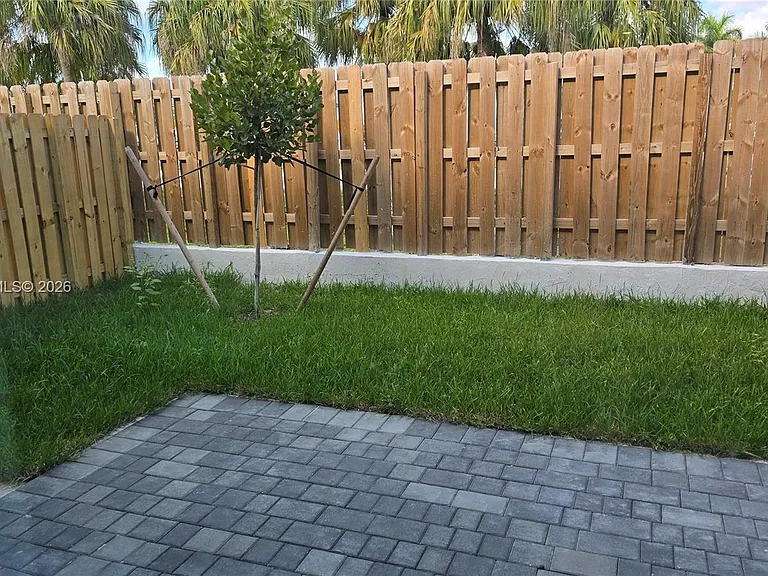 713 SE 13th Street Cir — Photo 8