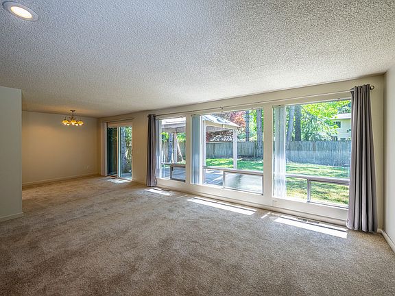 3rd image of 17123 NE 31st Pl