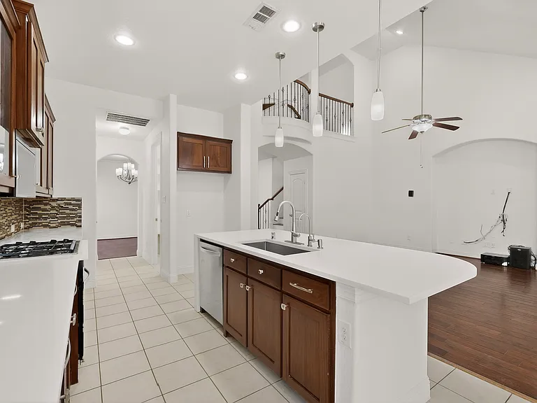 6819 Saint Francis Ct — Photo 8