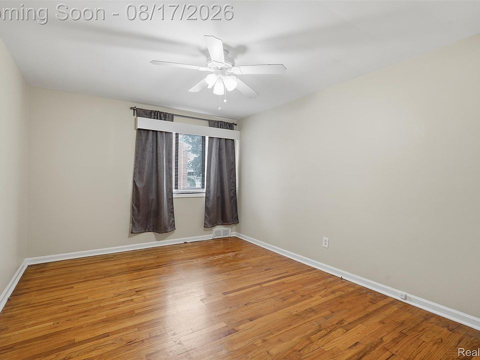 25863 Woodward Ave Apt 103, photo 9