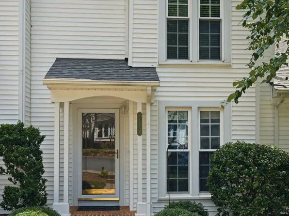 110 Planetree Ln, Cary, NC 27511
