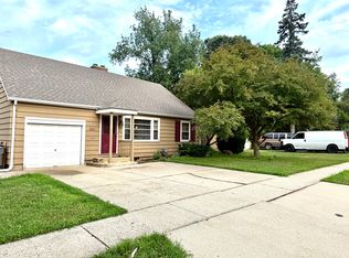 261 S Edison Ave, Elgin, IL 60123