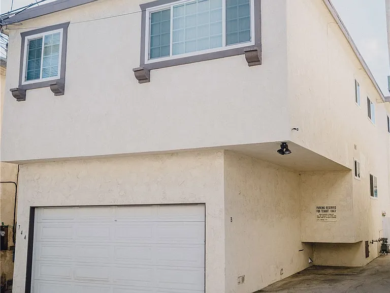 744 Center Pl #B — Photo 11