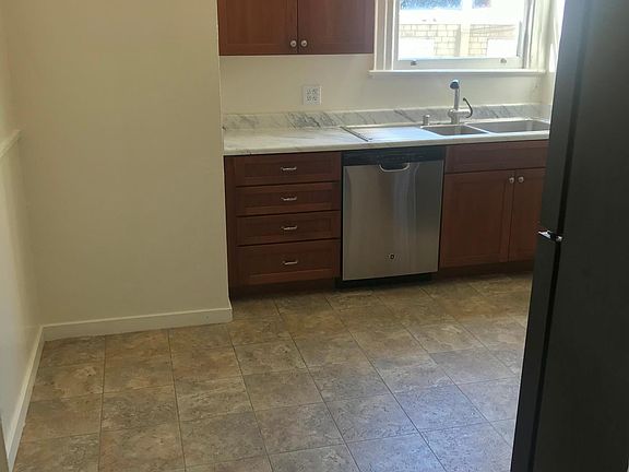5th image of 433 Frederick St