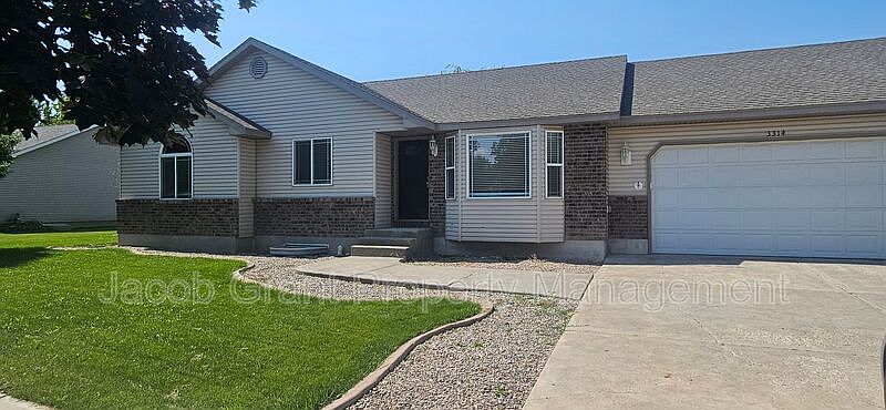 1st image of 3314 E Woodside Dr