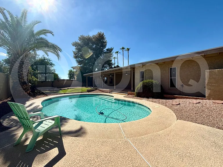 1915 E Buena Vista Dr — Photo 32