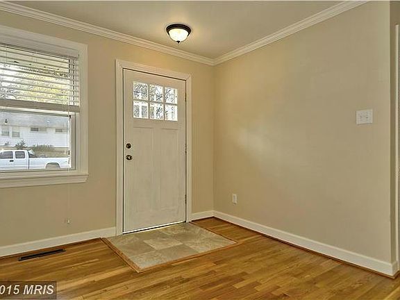 3rd image of 1322 Crawford Dr