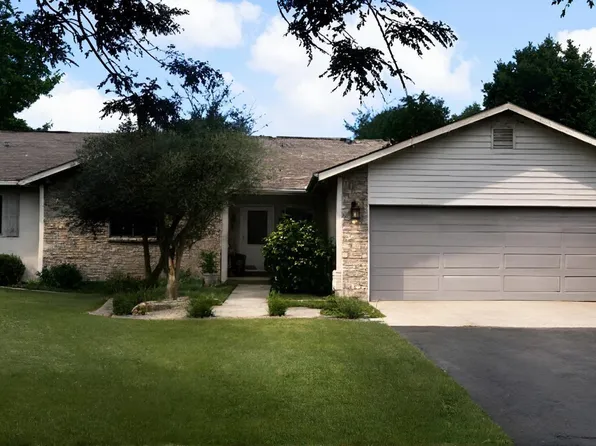 6135 E Crescent Ct, Churubusco, IN 46723