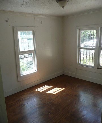 4th image of 132 Persyn St