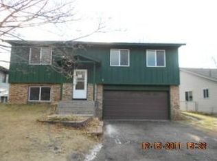 942 104th Ln NW, Coon Rapids, MN 55433