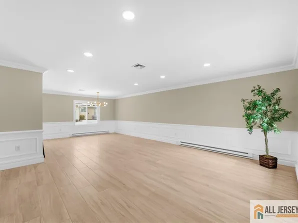 747 Marlton Rd, Monroe Township, NJ 08831