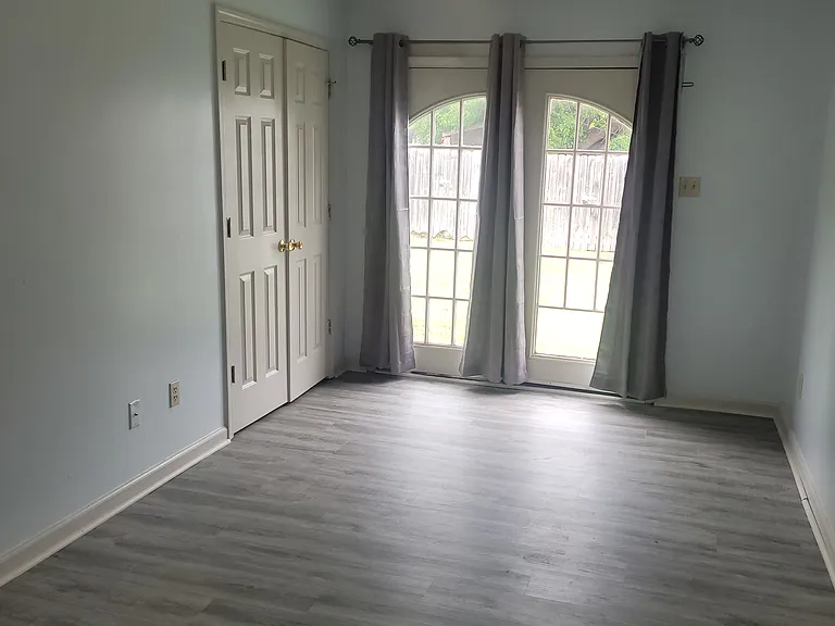 2911 Baybrook St — Photo 9