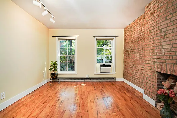 Rented by Lexington Properties LLC | media 3