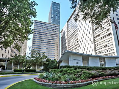 3950 N Lake Shore Dr APT 1717, Chicago, IL, 60613