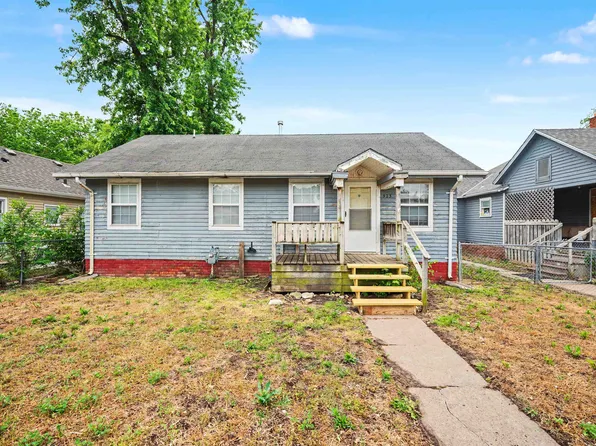 923 W Walnut St, Salina, KS 67401