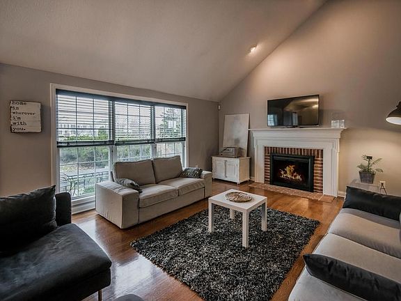 2nd image of 5073 Ederton Pl
