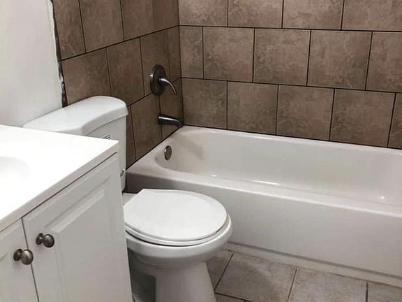 5th image of 3835 Artesia Blvd #G