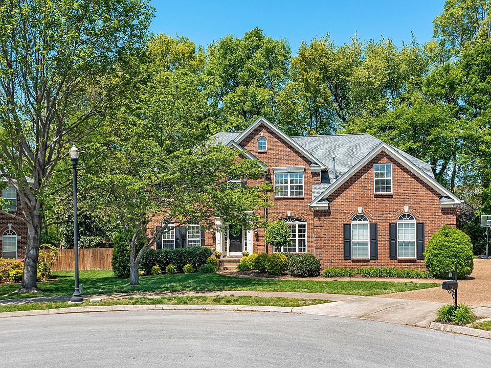 1st image of 202 Fannich Ct